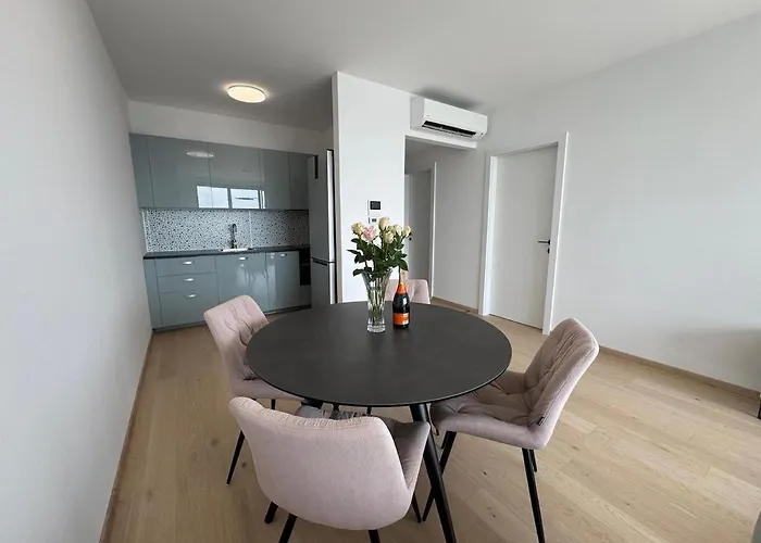 Eurovea Tower * Bratislava